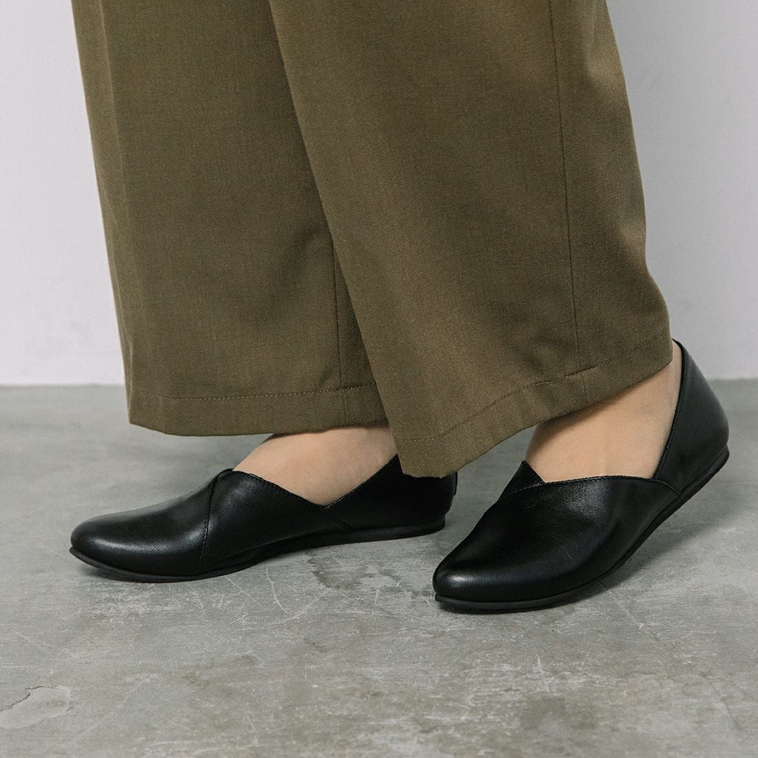 yuko imanishi+ Vカットデザインフラットシューズ IBUKI|銀座