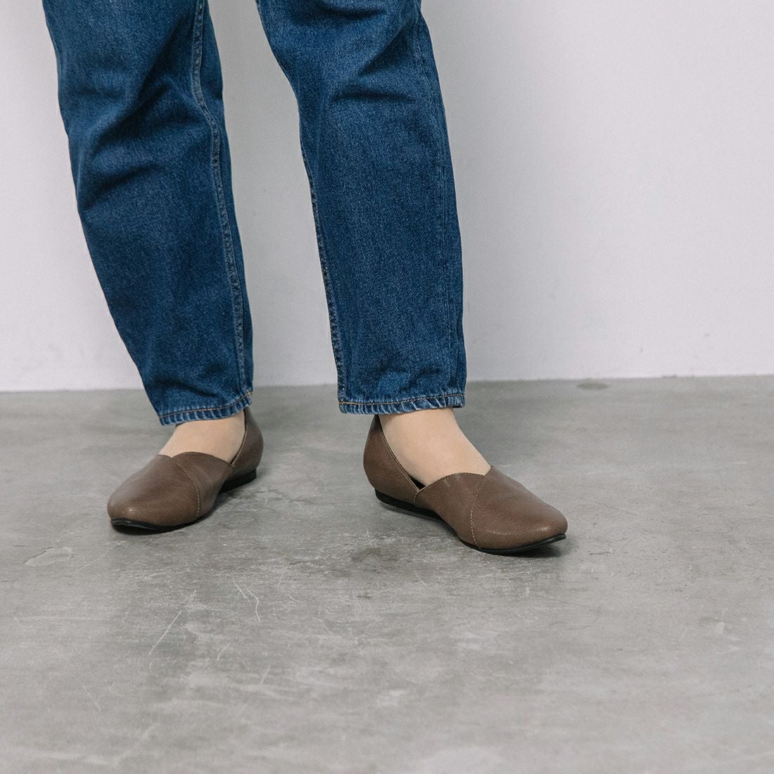 yuko imanishi+ Vカットデザインフラットシューズ IBUKI|銀座