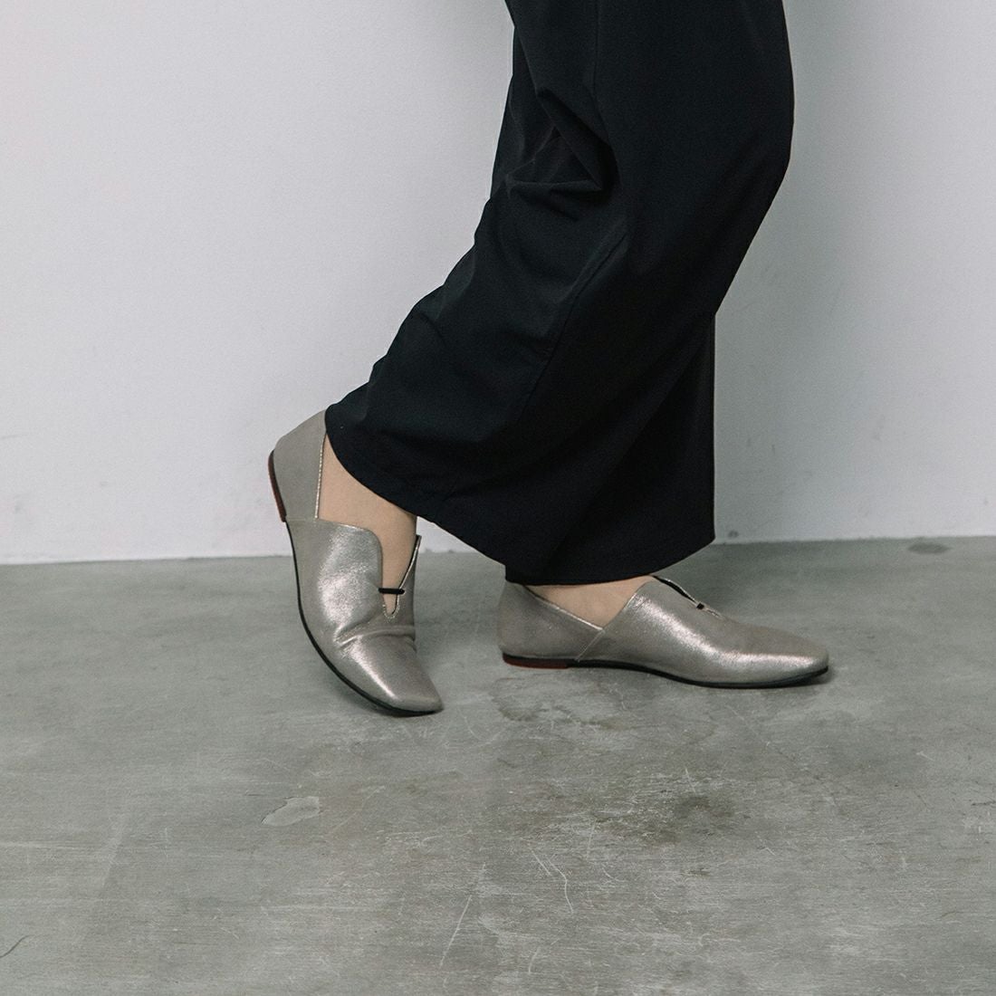 yuko imanishi+ フロントゴムスクエアトゥシューズ AZU|銀座ワシントン