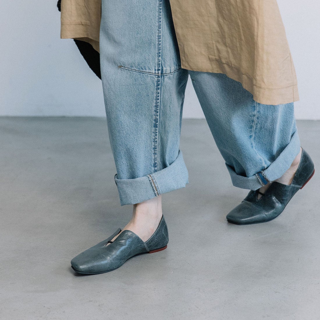 yuko imanishi+ フロントゴムスクエアトゥシューズ AZU|銀座ワシントン