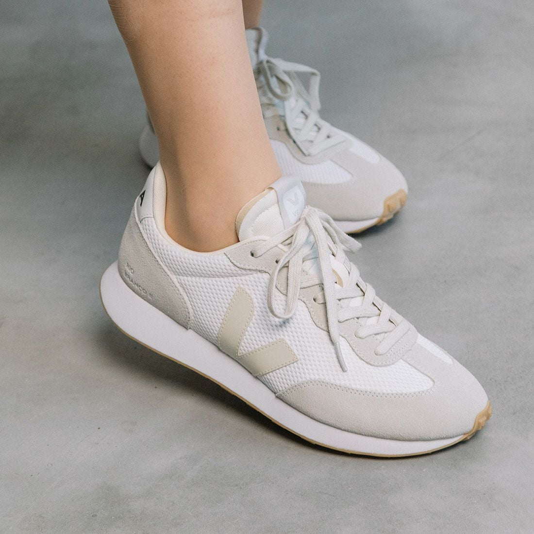 VEJA メッシュスエードスニーカー|銀座ワシントン 公式サイト