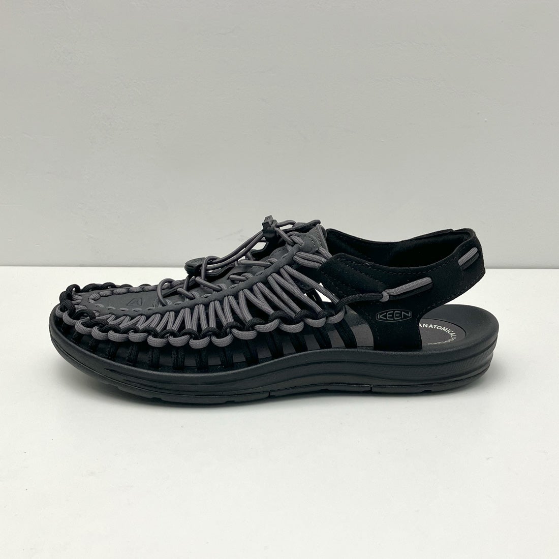 KEEN UNEEK メンズサイズサンダル|銀座ワシントン 公式サイト